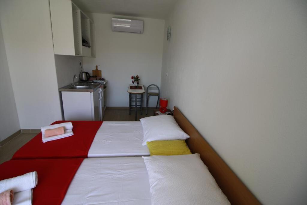 Apartment Gita Sumartin Eksteriør bilde